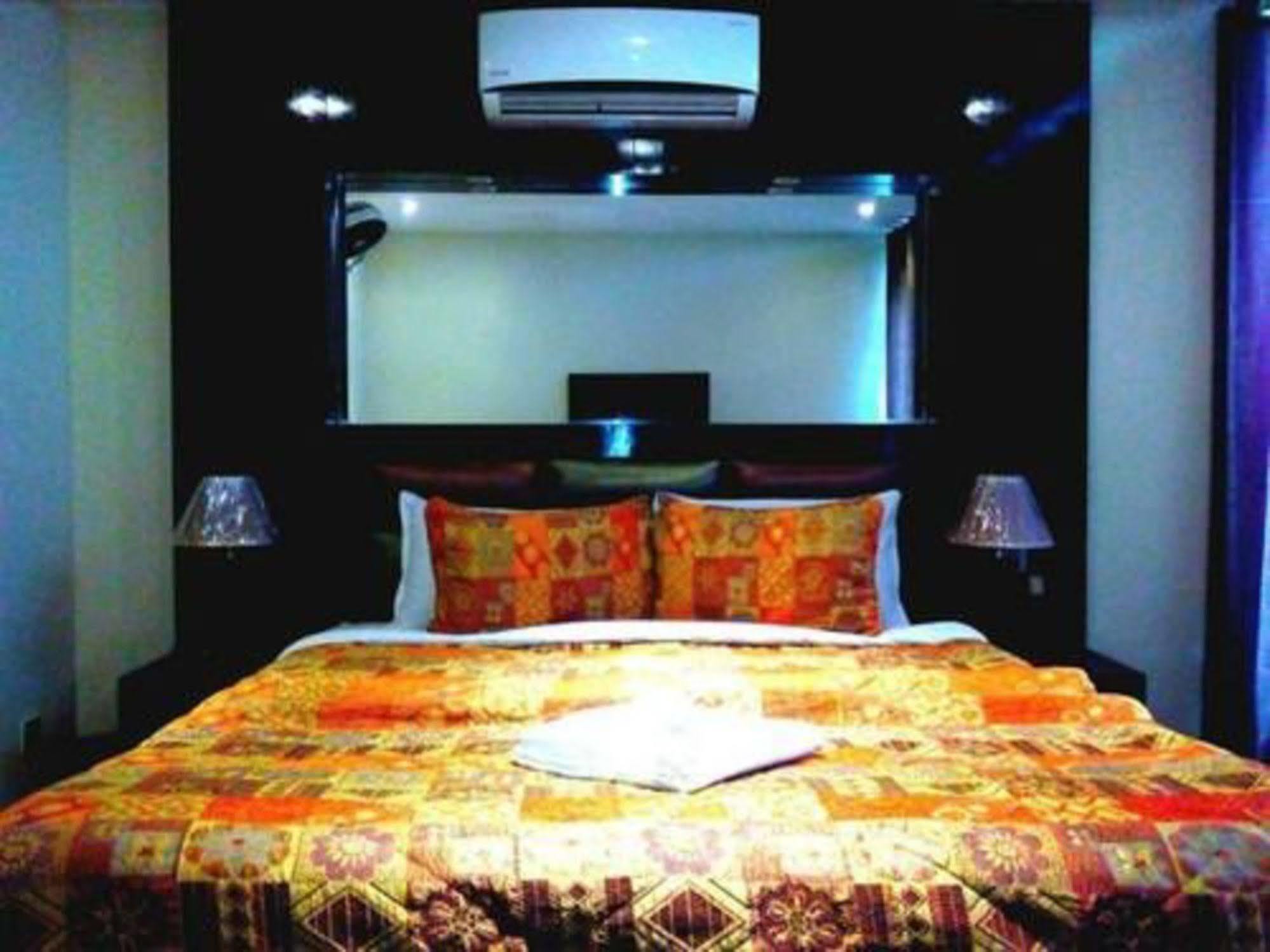 Bling Hotel International Multan Dış mekan fotoğraf