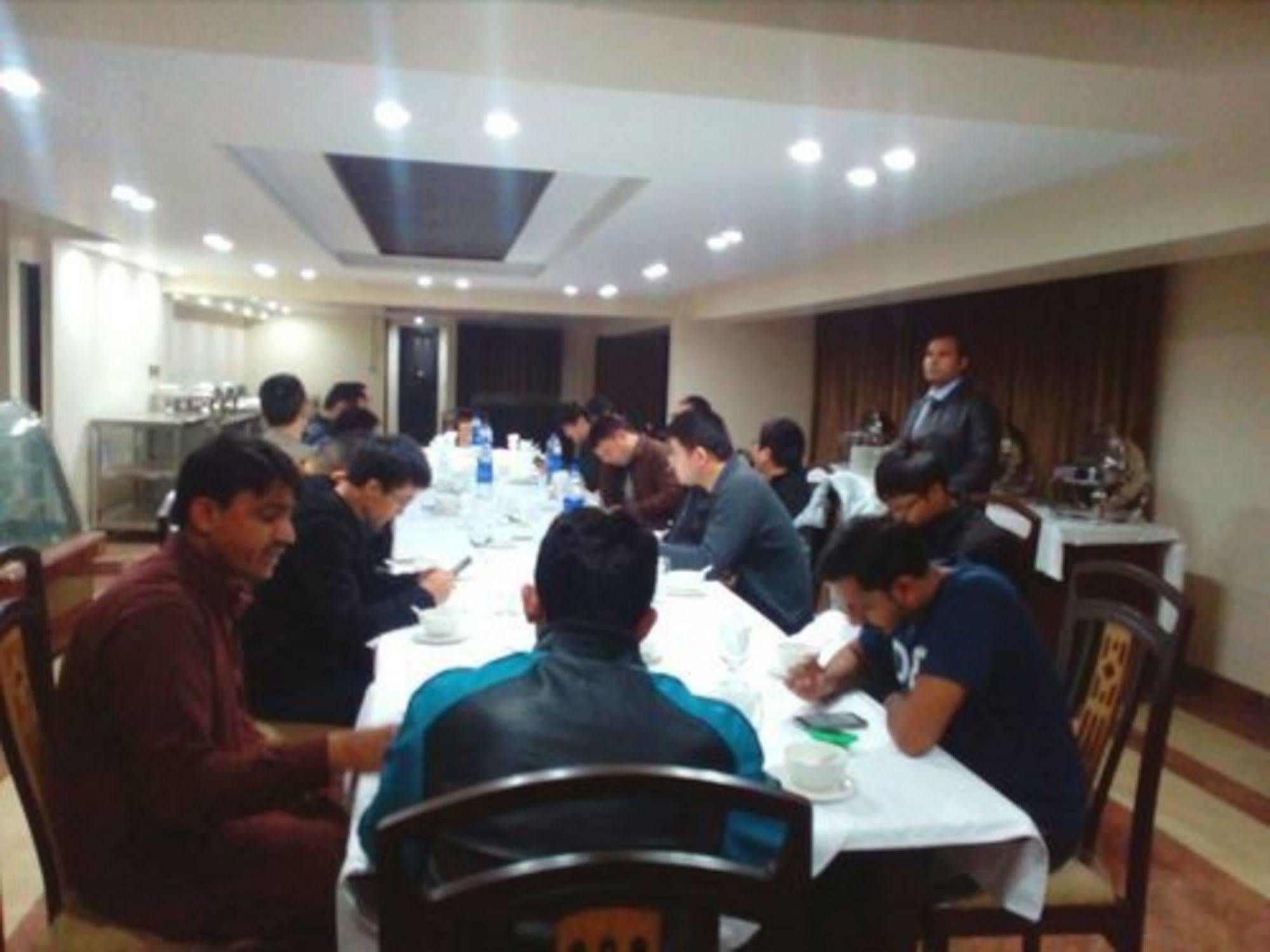 Bling Hotel International Multan Dış mekan fotoğraf